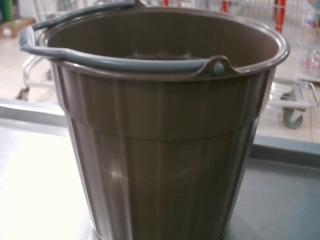 BALDE DE PLASTICO 8LTS ANTARES