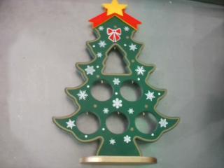 ARBOL NAVIDEÑO DE MADERA CON BASE Y ACCESORIOS