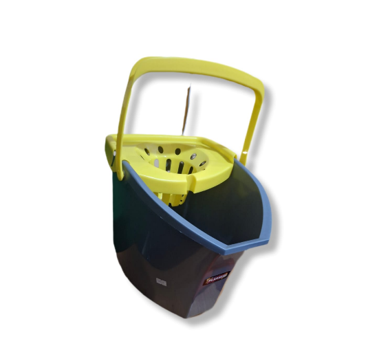 BALDE DE PLASTICO 13LTS  REF 182 C/EXPRIMIDOR