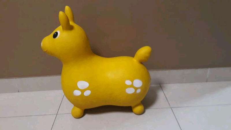CABALLITO SALTARIN DE GOMA