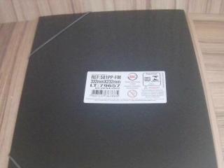 CARPETA SEMITRANS. PVC NEGRO CON GOMA