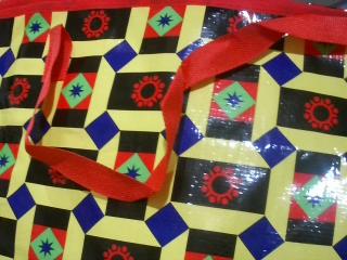 BOLSO CON CIERRE Y DISEÑO EXTRA GDE 60X70X25