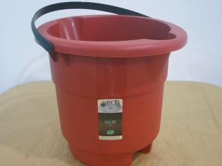 BALDE 8LTS DE PLASTICO REFORZ M.