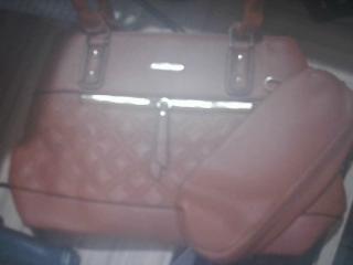 CARTERA DE CUERINA C/ CIERRE AL FRENTE C/CARTUCHERA