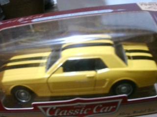 AUTO COLECCIO CON RAYAS DE METAL CLASSIC CAR 