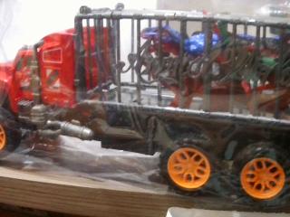 CAMION CON JAULA EN BOLS TUNNER MODISH