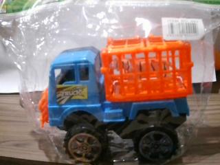 CAMION CON JAULA CHICO 881