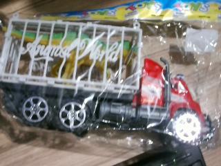 CAMION CON JAULA Y ANIMAL OMS1135
