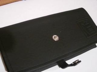 BILLETERA LARGO CUERINA NIKE NEGRO