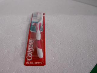 CEPILLO COLGATE ESSENCIAL 