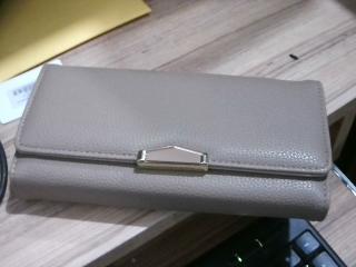 BILLETERA DE CUERINA LARGO C/TIRA M48193