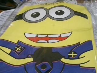 BOLSO DE CARTON 21X15CM X12UN MINIONS 