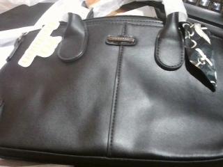 BOLSO BANDOLERA C/POMPON M49245