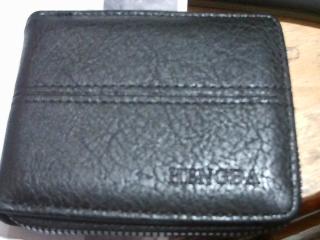 BILLETERA DE CUERINA C/CIERRE P/CABALLERO 