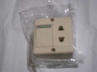 CAJA EXTERNA 1 LLAVE 1 TOMA AMC 