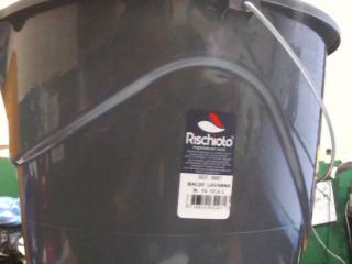 BALDE DE PLASTICO 13.5LTS REFORZADO